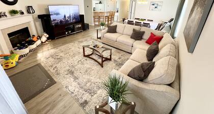 Sunset near the lake up to 12 guests,4bds,2baths