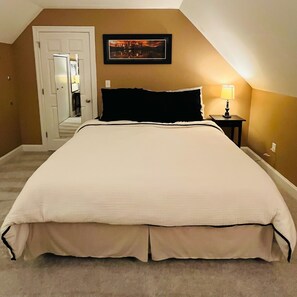 3 Schlafzimmer, Schreibtisch, Bügeleisen/Bügelbrett, kostenloses WLAN