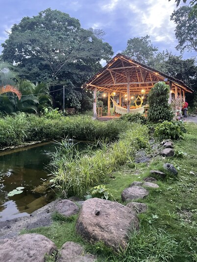 Casa Girasol Hospedaje y Tours