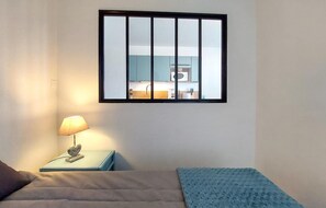 1 chambre, fer et planche à repasser, Wi-Fi gratuit