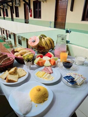 Free daily buffet breakfast  - HOTEL PINTO MARTINS (Camocim)