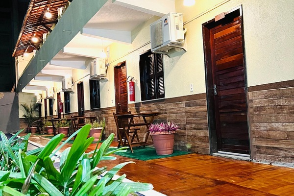 TV connectée de 32 pouces avec chaßnes par satellite