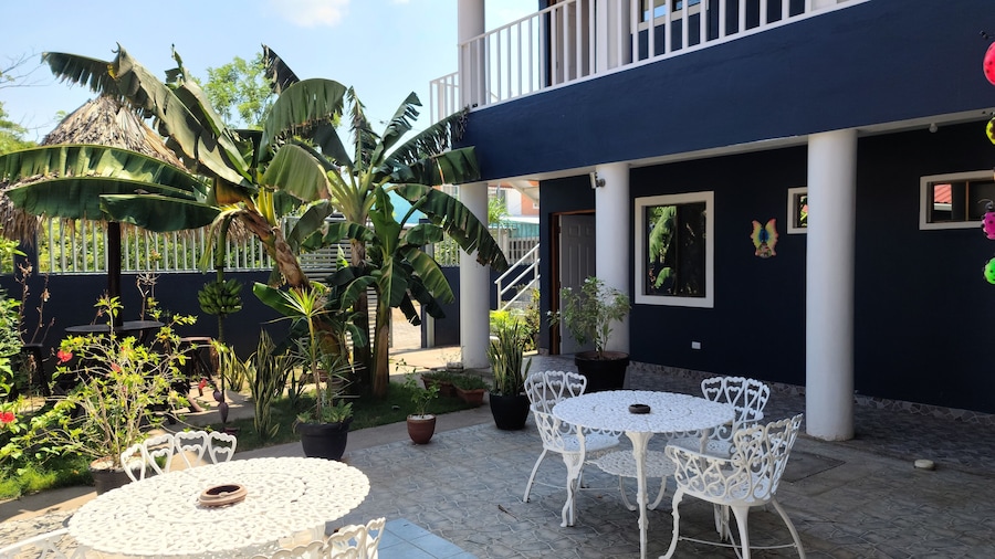 Hotel Montecristi near the Airport