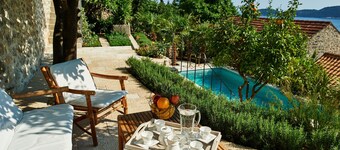 Villa Lemonia
Cozy holiday villa near Dubrovnik with a private pool