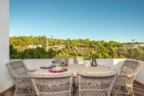 Outdoor dining - Escape to Sounio Cape (AGIOS GERASIMOS)