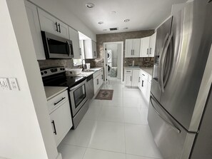 Private kitchen - Luxury home in a gated community near Aventura Mall (Miami)