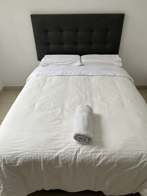 3 chambres, fer et planche à repasser, Wi-Fi gratuit, draps fournis