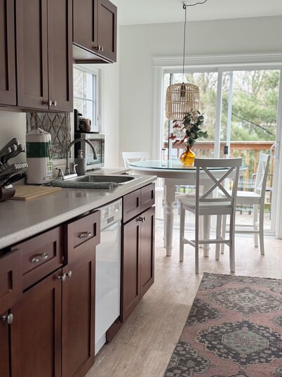 Bright fresh with Harbour views close to everything