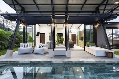 Villa | Terrace/patio