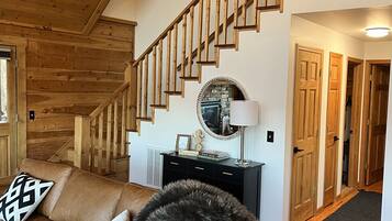 TV connectée, cheminée, jeux vidéo