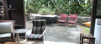 The Surf Hideaway is walking distance to everything Kona