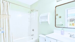 Hair dryer, towels - Top Floor, Gulf View Condo, Walk to Beach, Destin Florida (Miramar Beach)