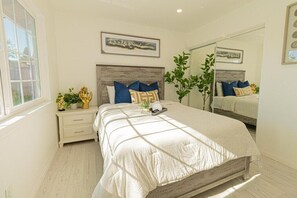 3 bedrooms, desk, iron/ironing board, free WiFi