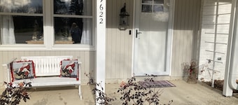 Quiet and comfy home is one of Fort Wayne's most sought after areas of the city