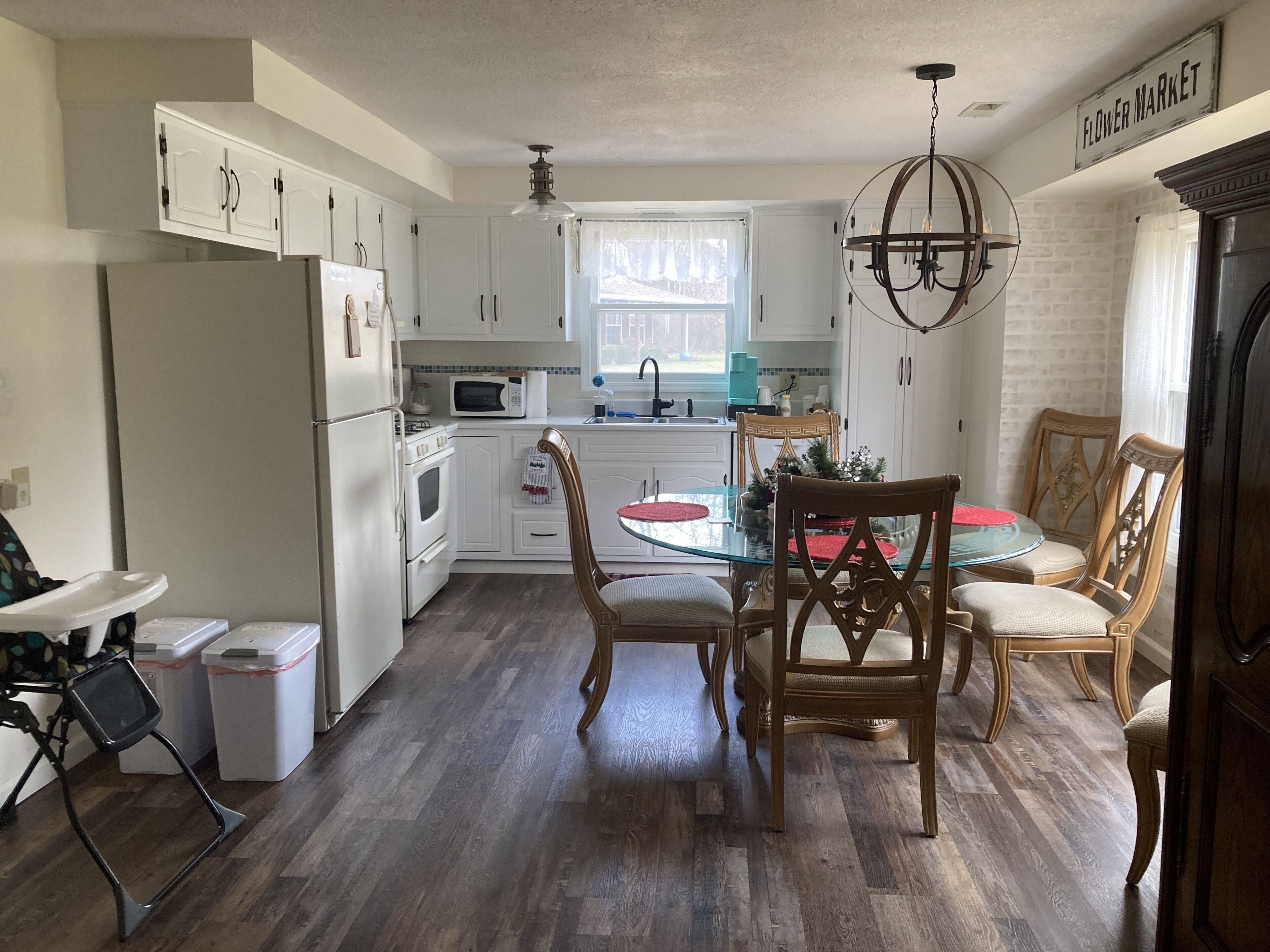 Kylskåp, mikrovågsugn, ugn och spishäll