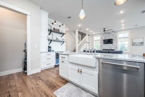 Interior - Experience the Charm of Mai Tide: A Luxurious 4-Bedroom Retreat Near the Beach! (Inlet Beach)