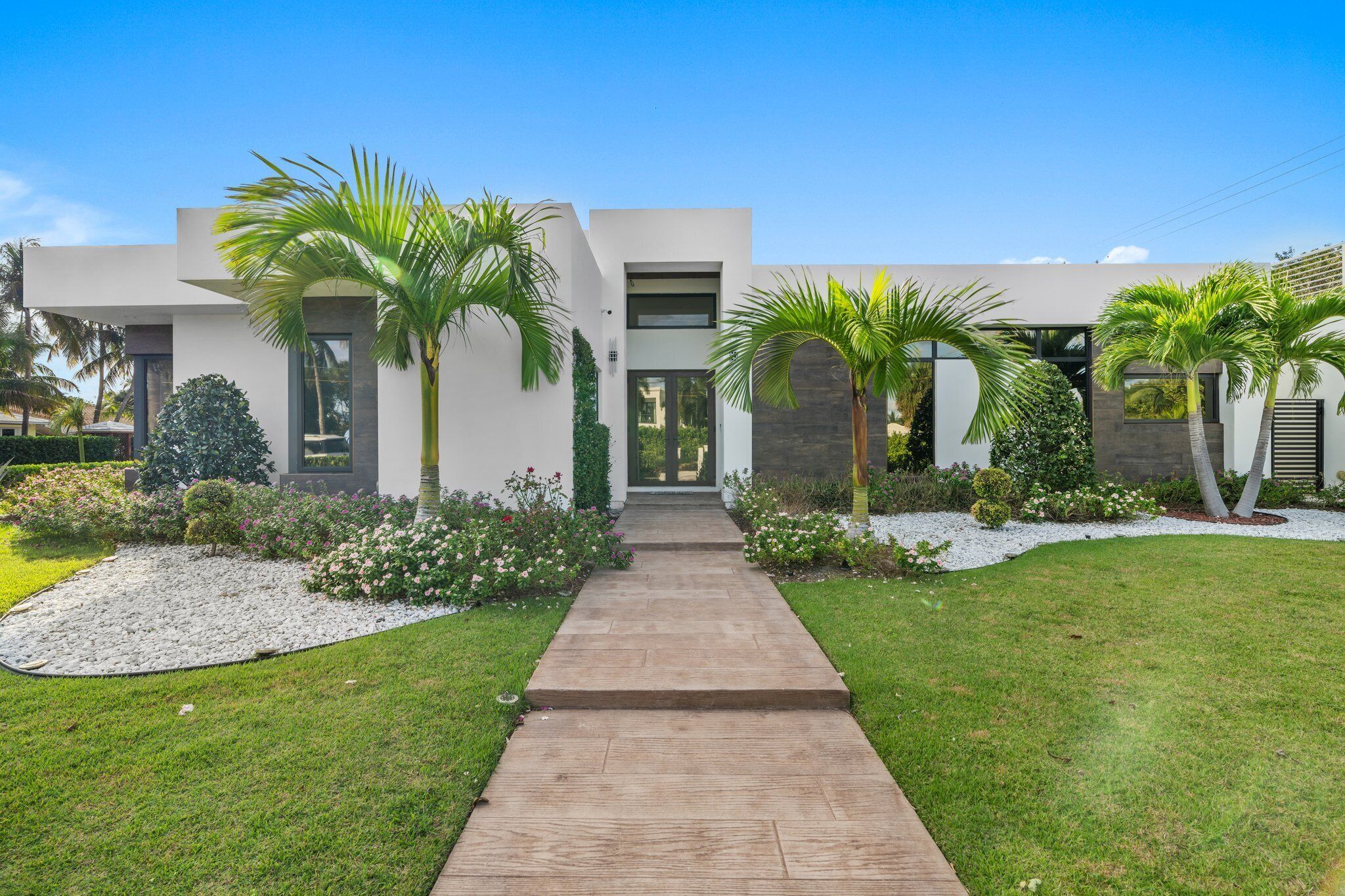 Modern Luxury House steps from the Intracoastal & Lake Worth Beach Golf Course!