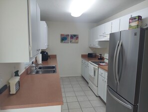 Private kitchen - Home away from home! (Cape Coral)
