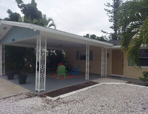 Exterior - Home away from home! (Cape Coral)