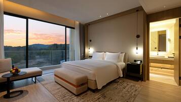 Quarto luxo | Roupas de cama premium, frigobar, cofres nos quartos, escrivaninha