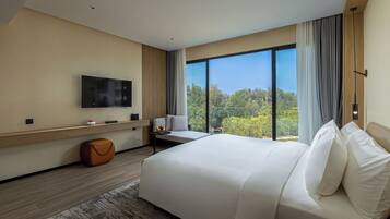 Deluxe | 2 bedrooms, premium bedding, minibar, in-room safe
