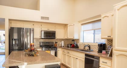 Game Room/ Pool Cozy Home in Yuma