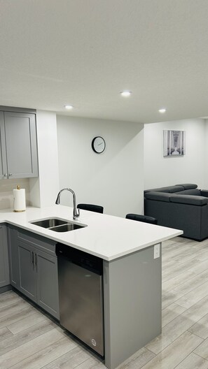 Interior - Cozy bright and spacious 1 bedroom basement suite in Southwest Calgary (Calgary)