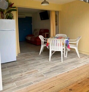 Dining - Studio RDC 22m2 + 13m2 Terrasse 1 à 4 Personnes / Proche mer Ste Anne Martinique (Sainte-Anne)