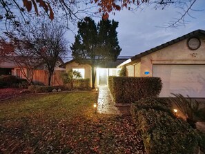 Exterior - Cozy pet friendly home in a tranquil neighborhood  (Salida)