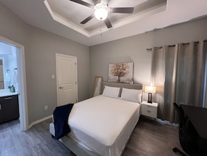 2 habitaciones, escritorio, tabla de planchar con plancha y wifi gratis