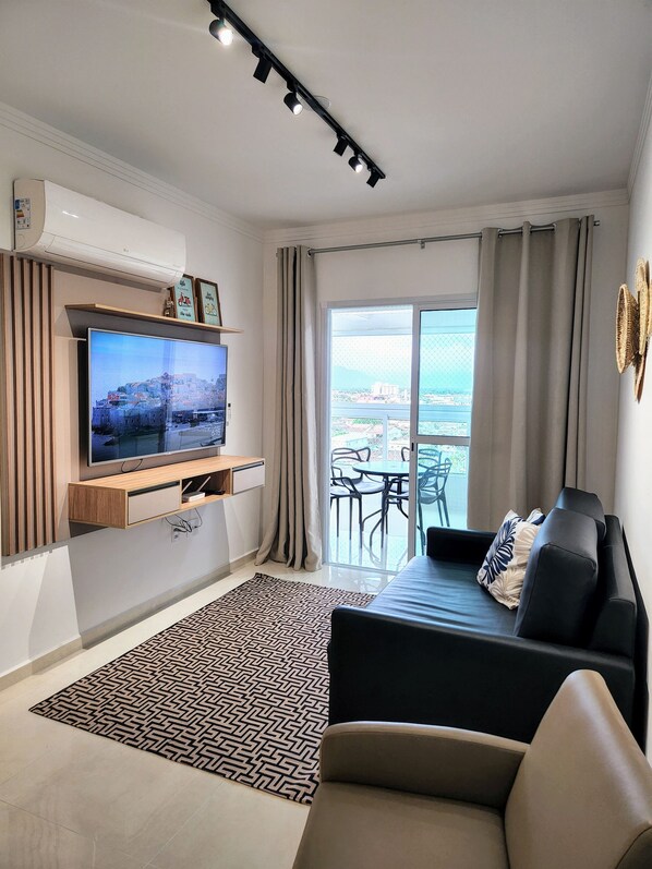 Smart TV - Apto pé na Areia Praia Grande 8 Pessoas Novinho (Maracanã Praia Grande)