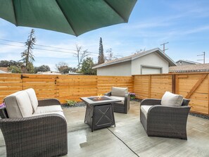 Terrace/patio - Newly remodeled home on quiet tree lined street centrally located  (Fresno)