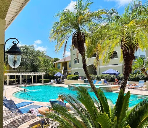 Beautiful Condo near Clearwater beach - resort style amenities - Palm Grove
