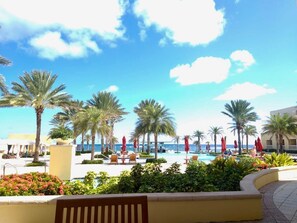 Pool - The Old Luxurious Westin to the new Marriott  (Sint Maarten)