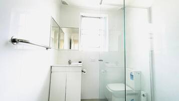 Apartment | Bathroom