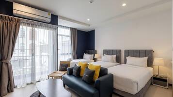 Superior Triple Room, 3 Twin Beds | Premium bedding, in-room safe, laptop workspace, blackout drapes