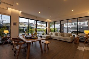 Lobby-Lounge
