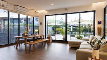 Khu tiếp khách ở sảnh