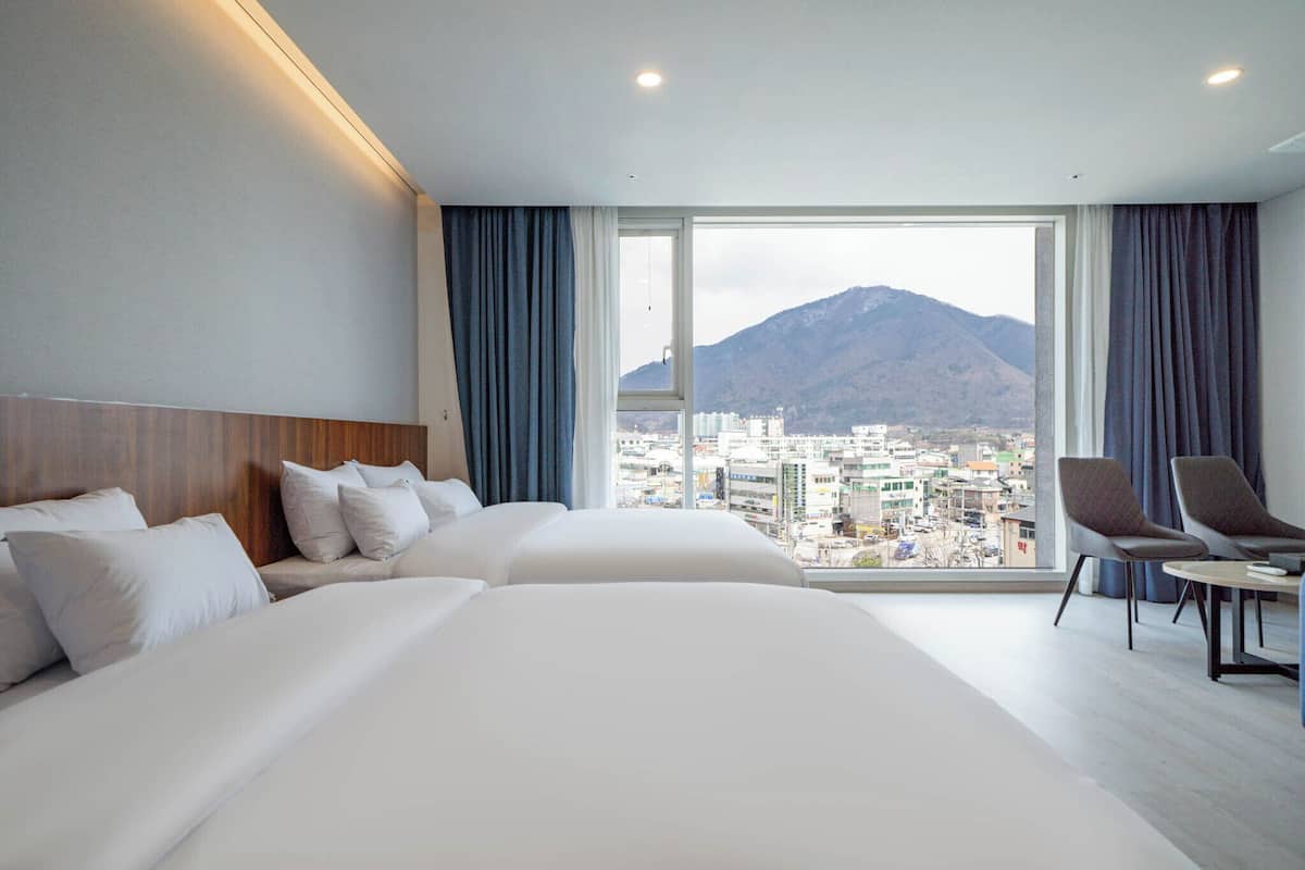 1 habitación y ropa de cama de alta calidad