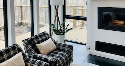 Anjuna River House - the hidden Scandi cabin on 12 acres in Southern Indiana!