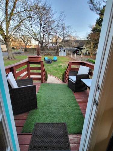 New Listing! Boutique Studio Close to Downtown - First 3 Bookings Get 20% Off 