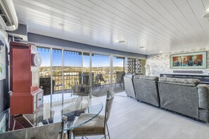 Interior - Satellite Suite (Colorado Springs)