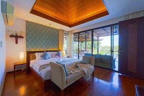 3 quartos, cofres nos quartos, ferros/tábuas de passar roupa