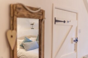 2 bedrooms, travel crib, WiFi, bed sheets