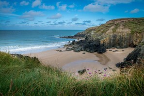 Beach - Stabal-Soch | Ground floor cottage prime Abersoch seaside location (Abersoch)