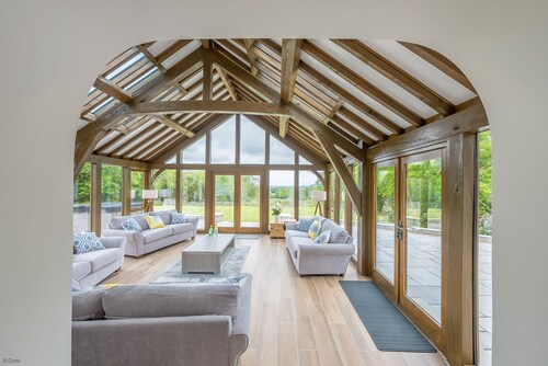 Large Stone Cottage With Hot Tub and Sea Views | Ty-Newydd-Llannor