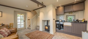 Romantic One Bedroom Cottage In The Hills Above Dolgellau | Deer-Park-Lodge