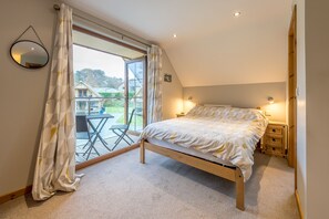 3 bedrooms, iron/ironing board, travel cot, WiFi