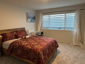 4 bedrooms, desk, iron/ironing board, travel cot