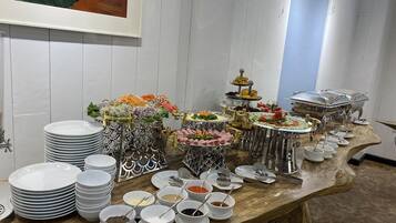 Free daily buffet breakfast